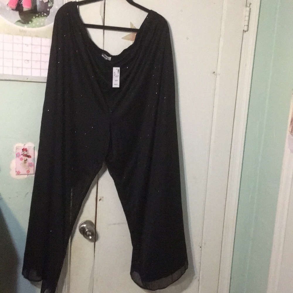 Nwt size 26/28 wide legged bottoms by avenue